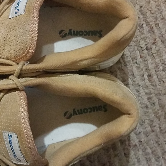 Saucony shoe - Picture 2 of 3